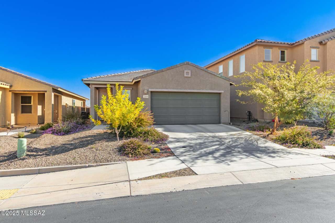 7849 S Walnutview Drive