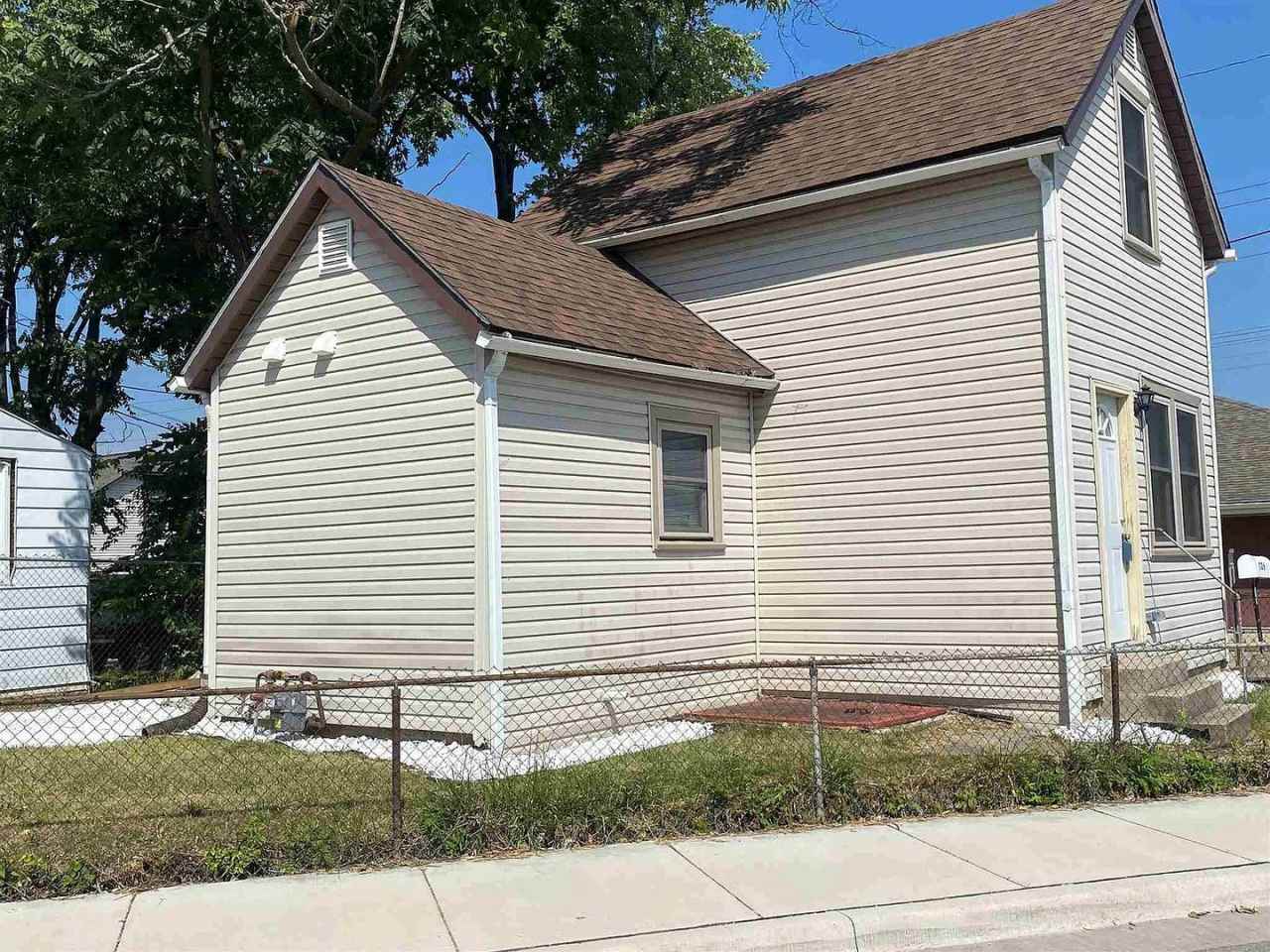 Furnished 1 Bedroom W/ Loft Area