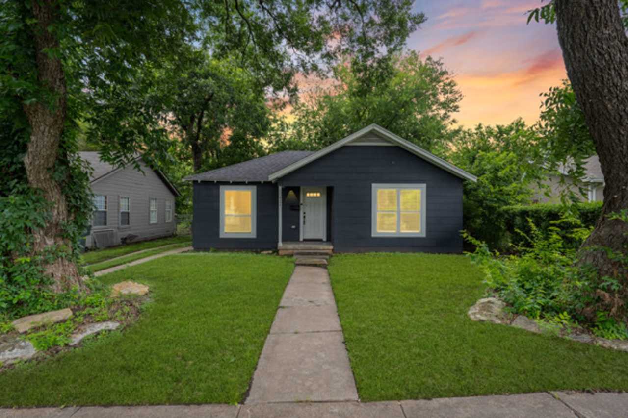 FREE 55” TV if one year lease is signed by Jan 1!! Newly Renovated 3 Bedroom, 1 Bathroom Home – Temple TX