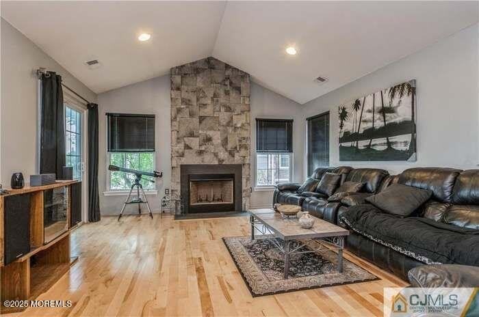 115 Chariot Court unit: 115