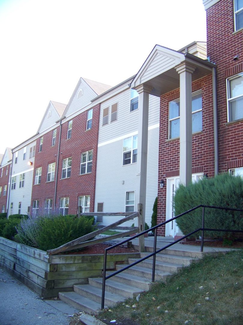Lake Bluff Apartment Homes