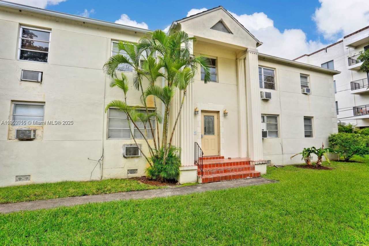 27 Phoenetia Ave
