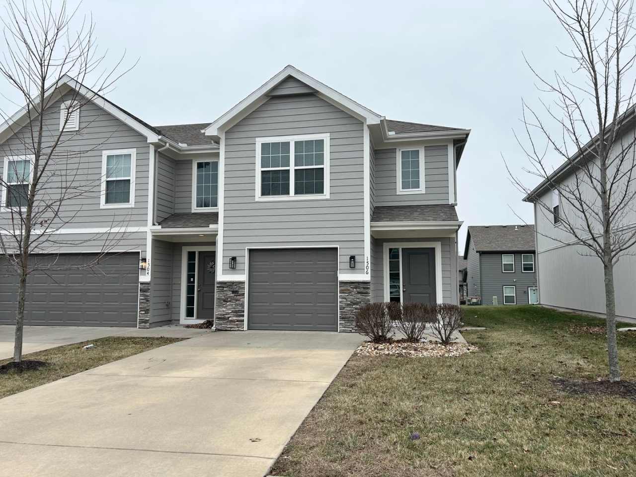 3 Bed Townhome in Grain Valley