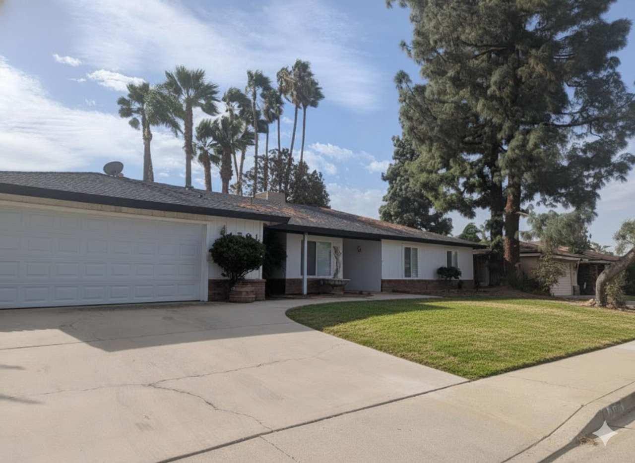 Beautiful 4 Bedroom House in NW Bakersfield with Pool!