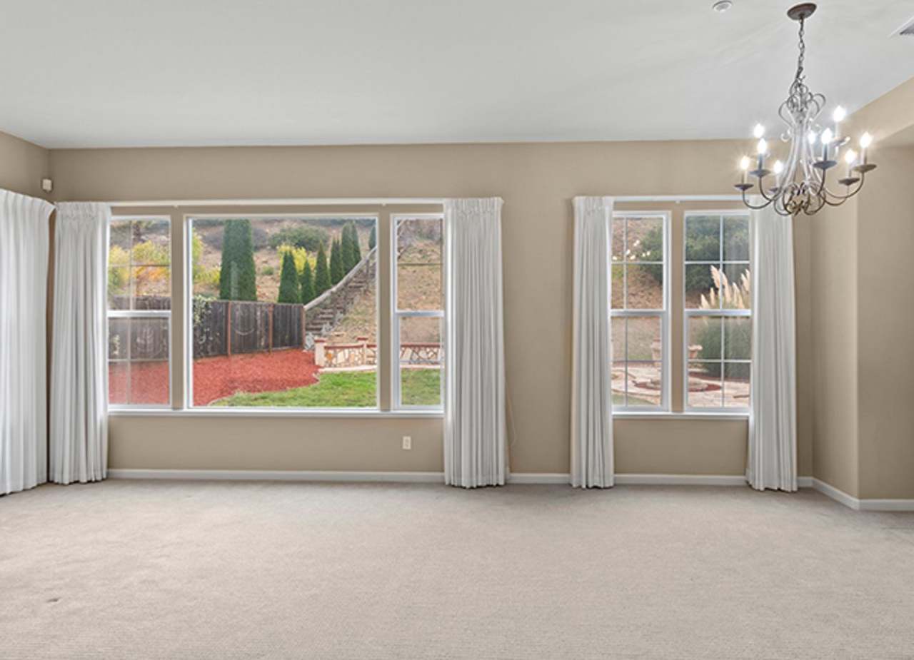 Stunning 5 Bedroom Residence Located in Hayward, CA