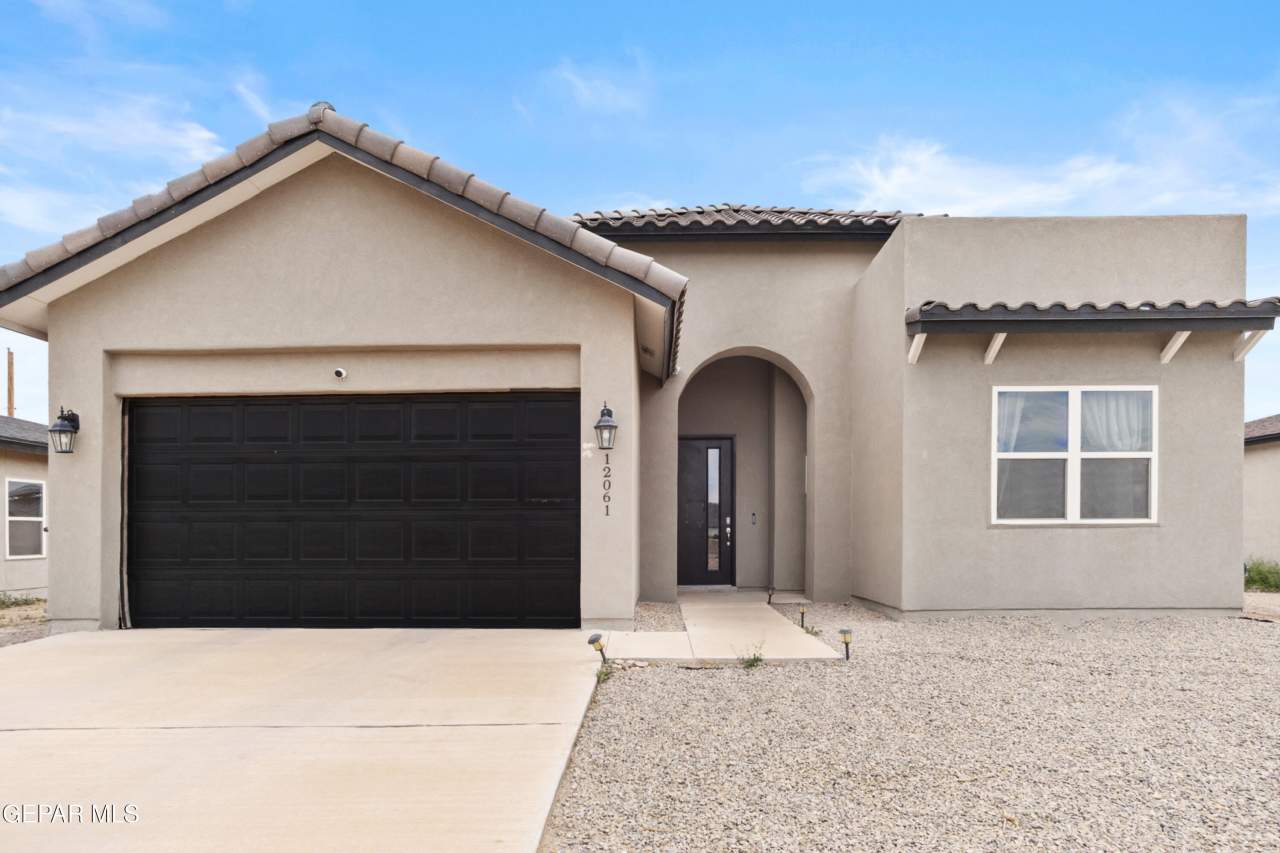 12061 Hidden Gardens