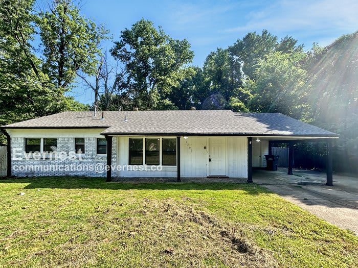 1202 Town and Country Drive