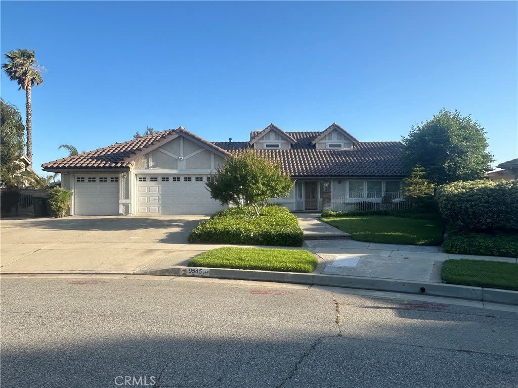 9545 Alta Loma Drive
