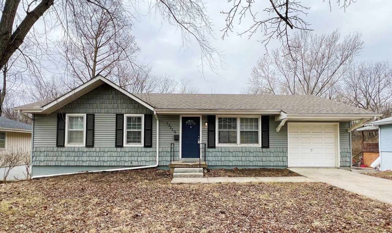 AVAILABLE SOON: Charming 3-Bedroom Home in Grandview!