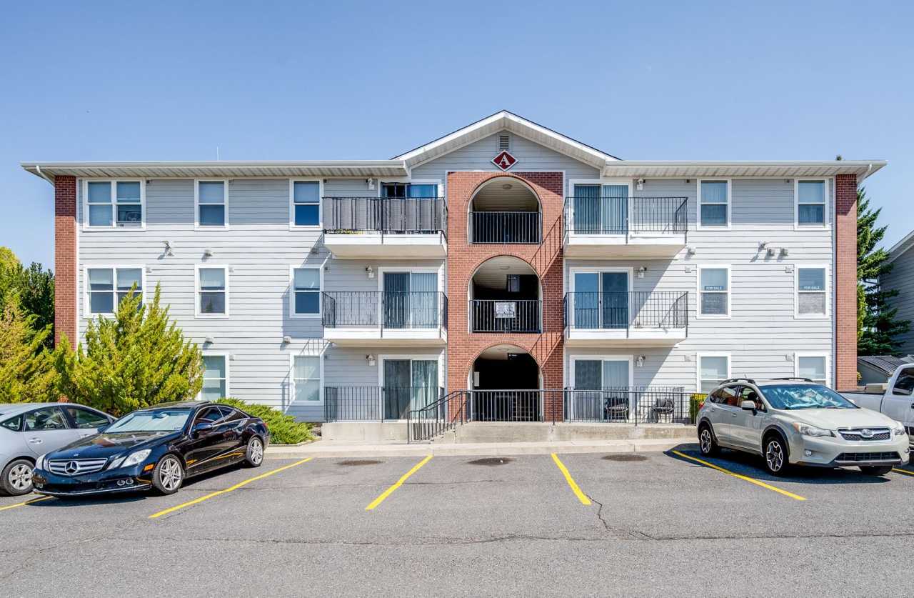 Live Where Comfort Meets Convenience - College Hill Condo in Pullman