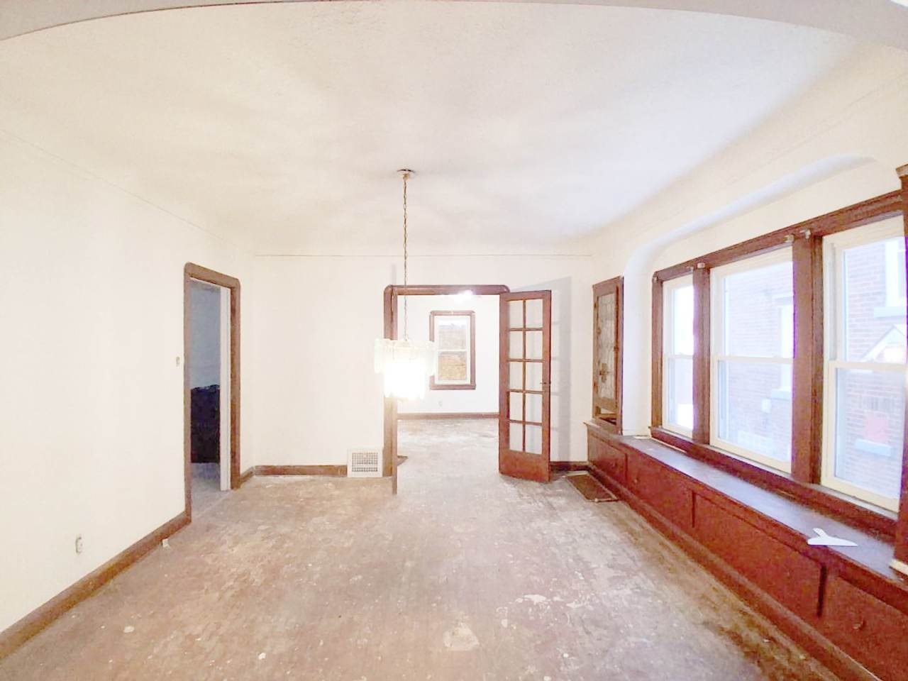 3 BED, 1 BATH BEAUTIFUL SINGLE-FAMILY HOME IN CLEVELAND!