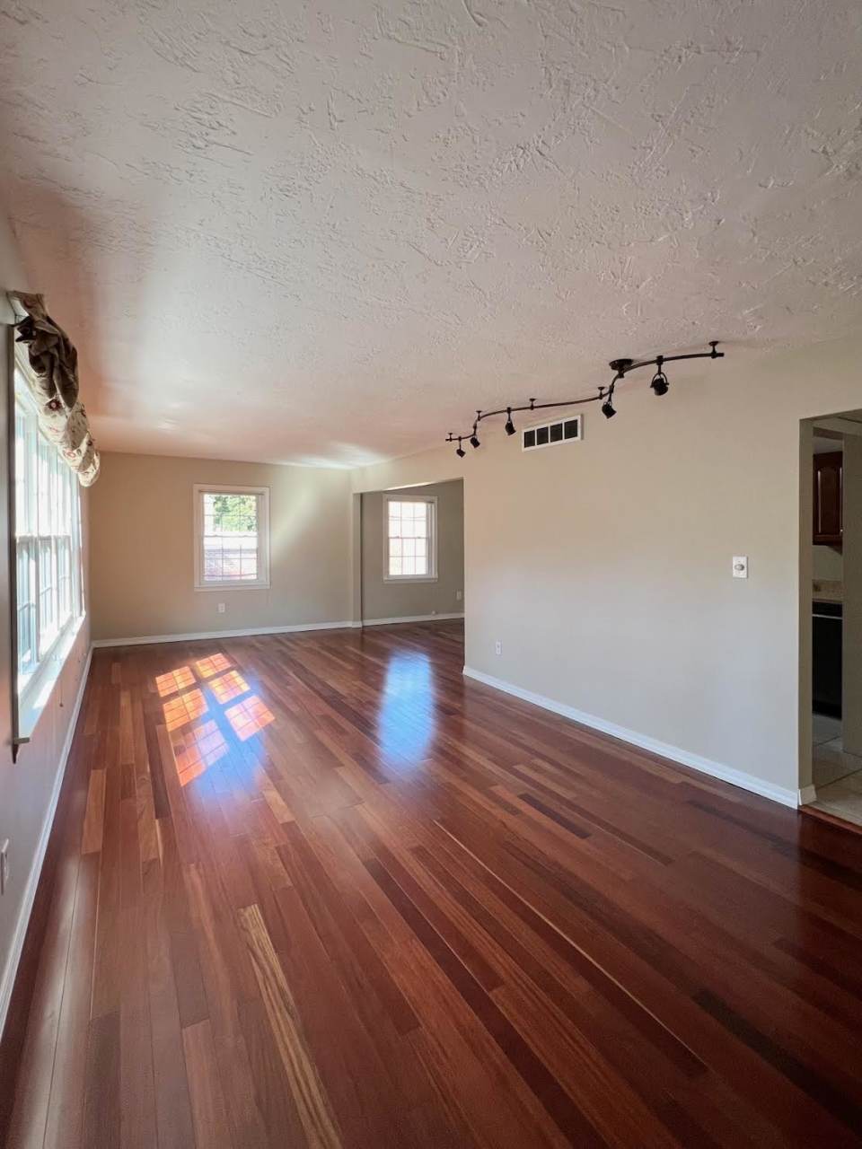 20301 Shelburne Road