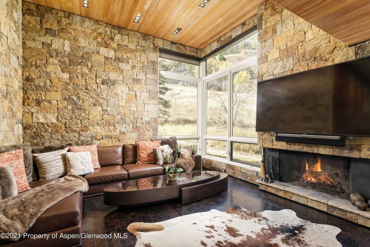 800 S Monarch Street unit: #4