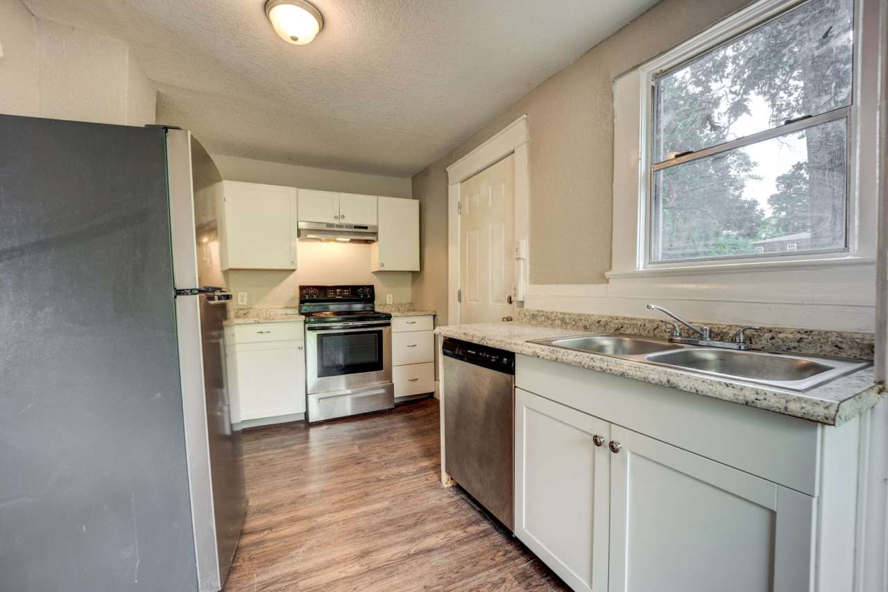 Freshly Updated 2 Bedroom House