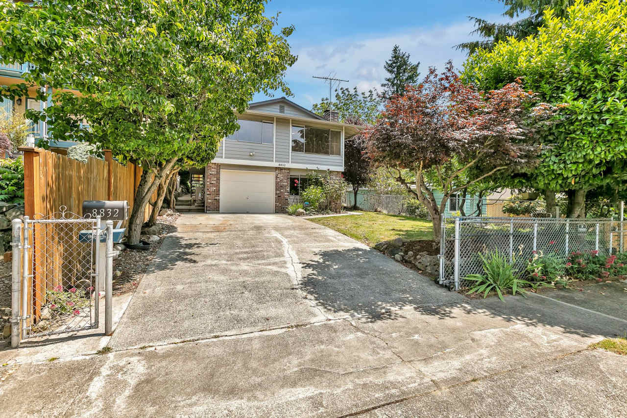 Fully Renovated 3BD Upper Duplex with Garage  Garden in West Seattle