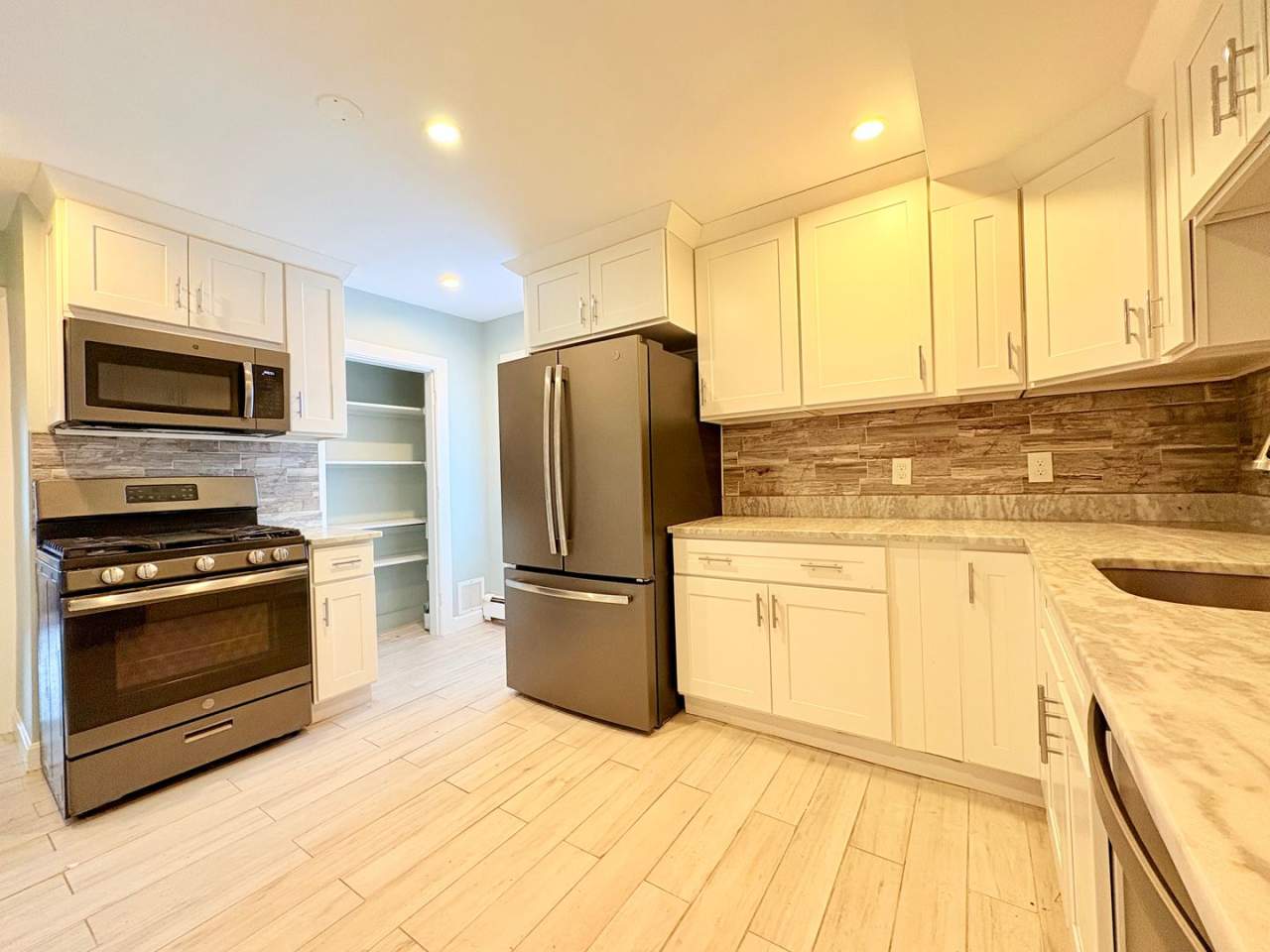 AVAIL: SINGLE FAMILY HOME IN MILTON MA