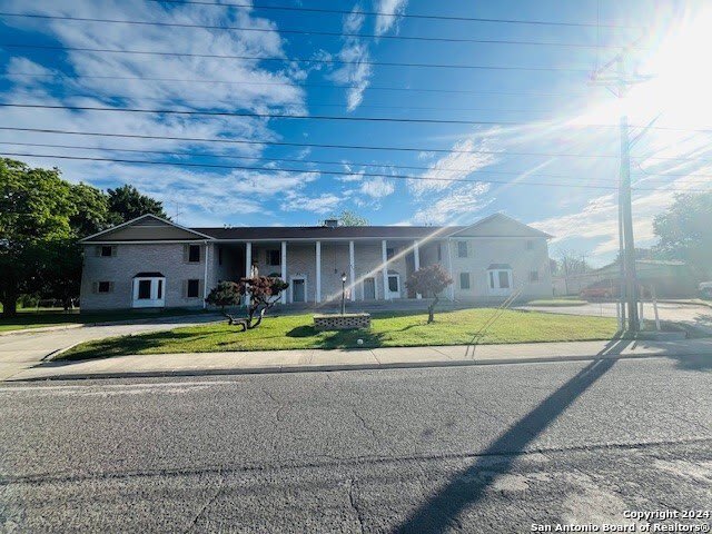 811 Jackson Keller unit: 8