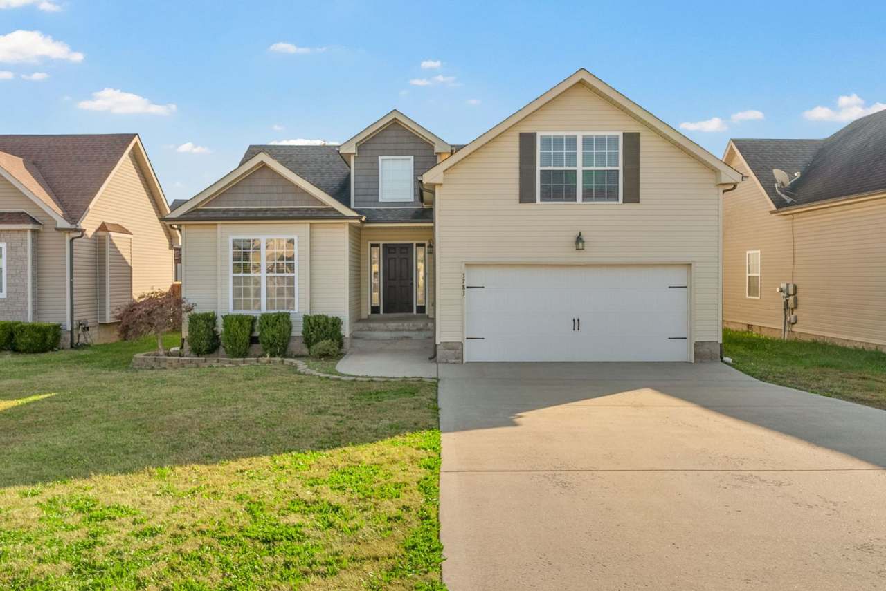 Pet Friendly Three Bedroom with Bonus!