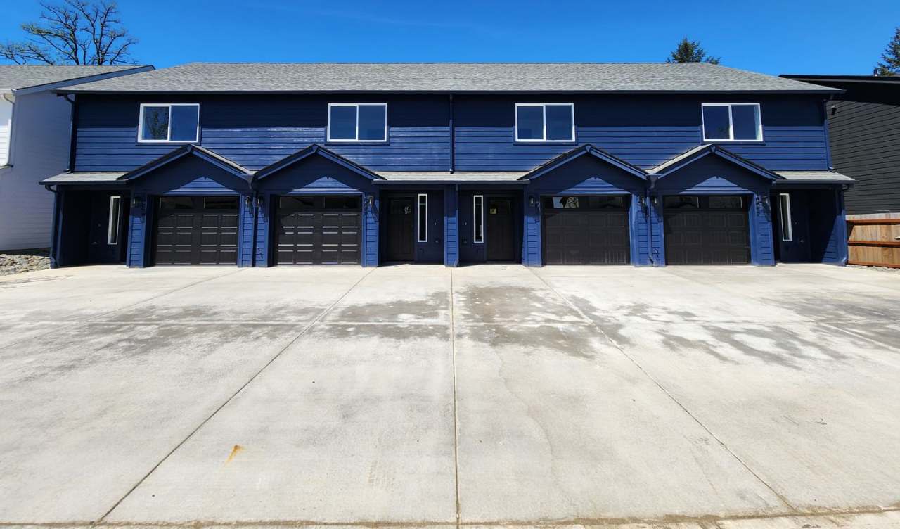 3 Bedroom 2.5 Bath in Winlock