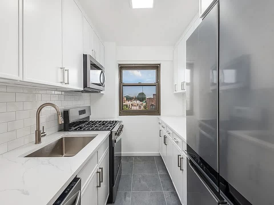 2718 Hoyt Ave S Apt 5D