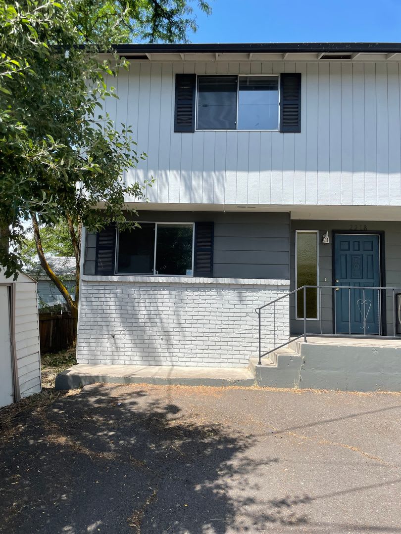 3 Bed 1.5 Bath Townhouse