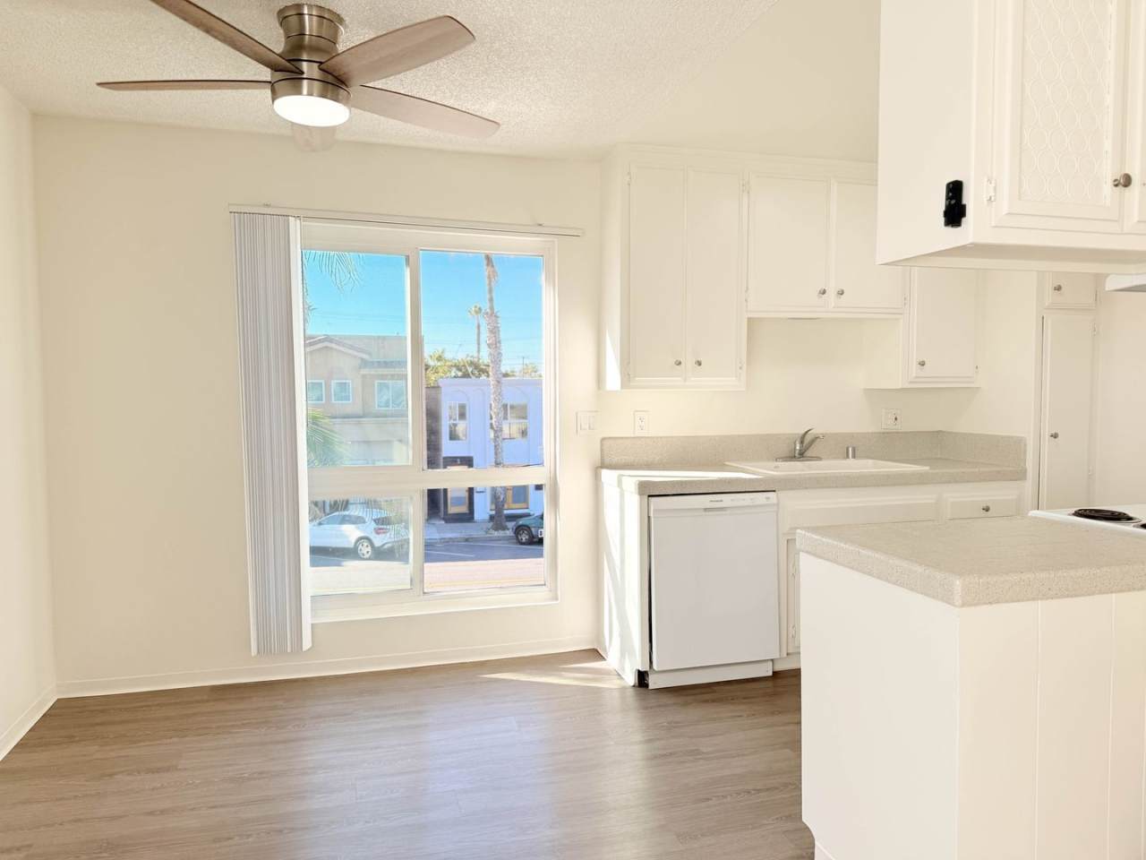 Sunset Cliffs | Beautiful 2 and 1 bedroom 1 bathroom - Immediate move in