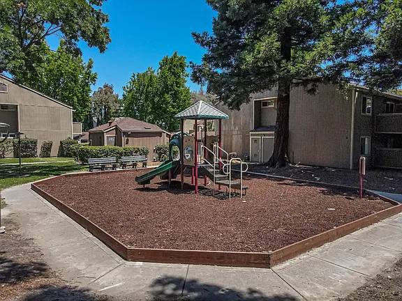 3388 Red Cedar Terrace - Sunny