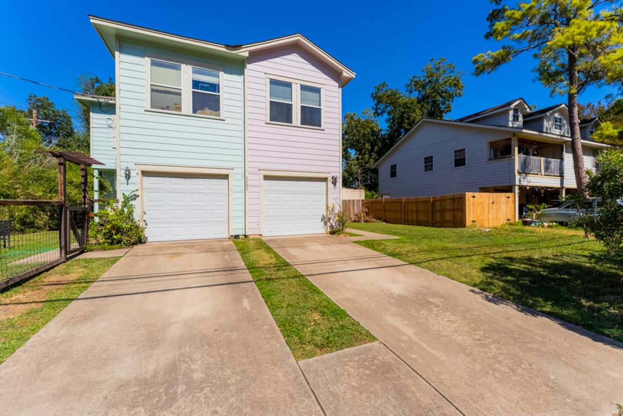 Charming 2 Story 3/2.5 in Desirable East Austin!