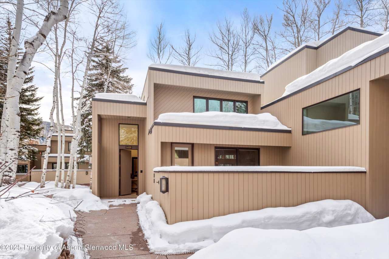 1428 Crystal Lake Road