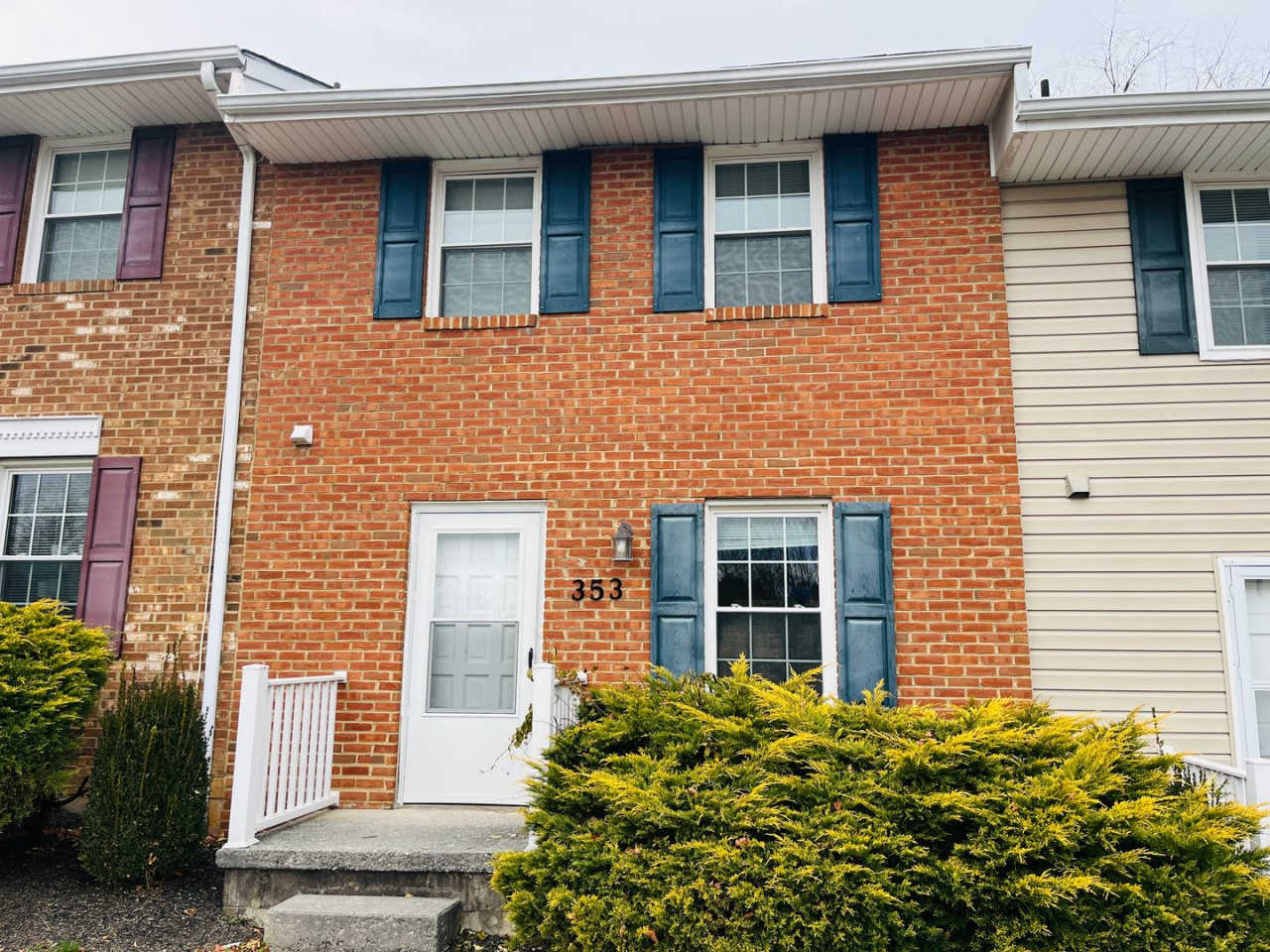 2 Bedroom, 1.5 Townhouse