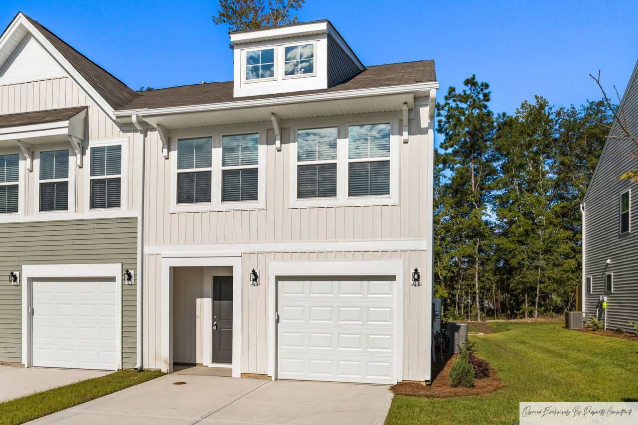 HOLIDAY SPECIAL! FIRST FULL MONTH'S RENT FREE WITH A SIGNED 18 MONTH LEASE!