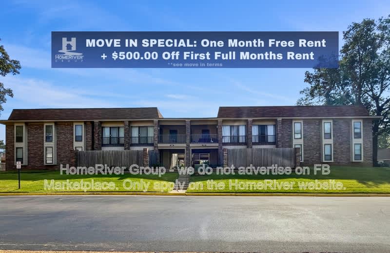 1858 POPLAR WOODS CIR W