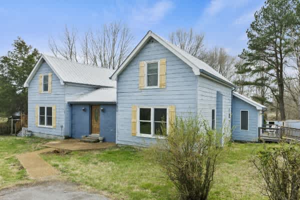 5675 Hall Lane