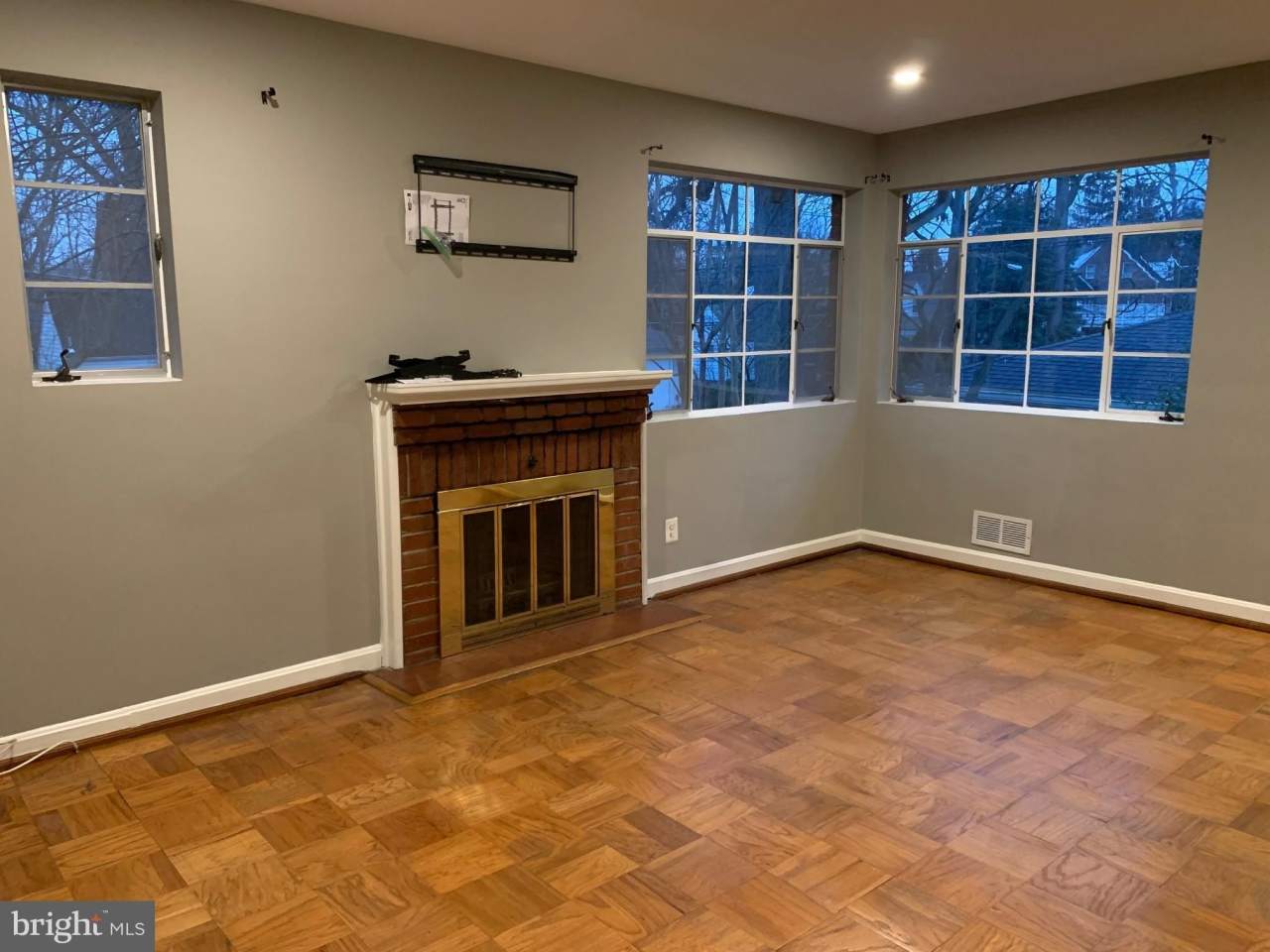 857 JACKSONVILLE Street