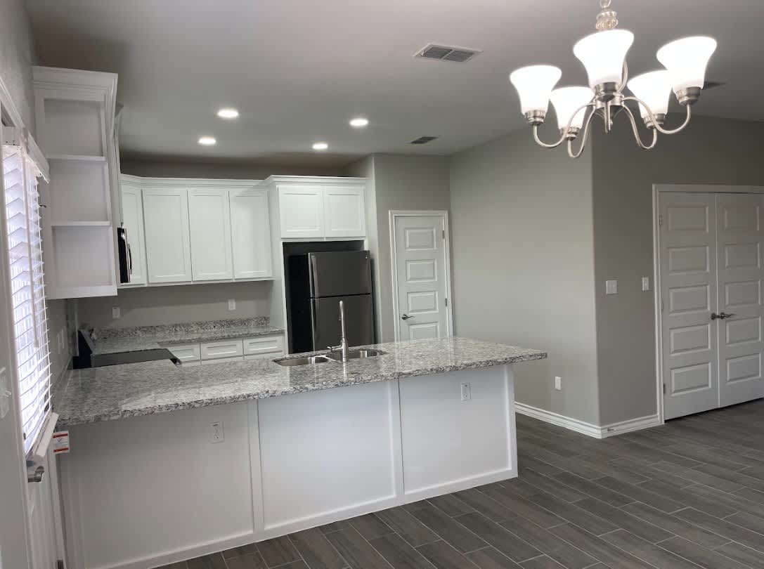 115 Mimosa Street, Apt B