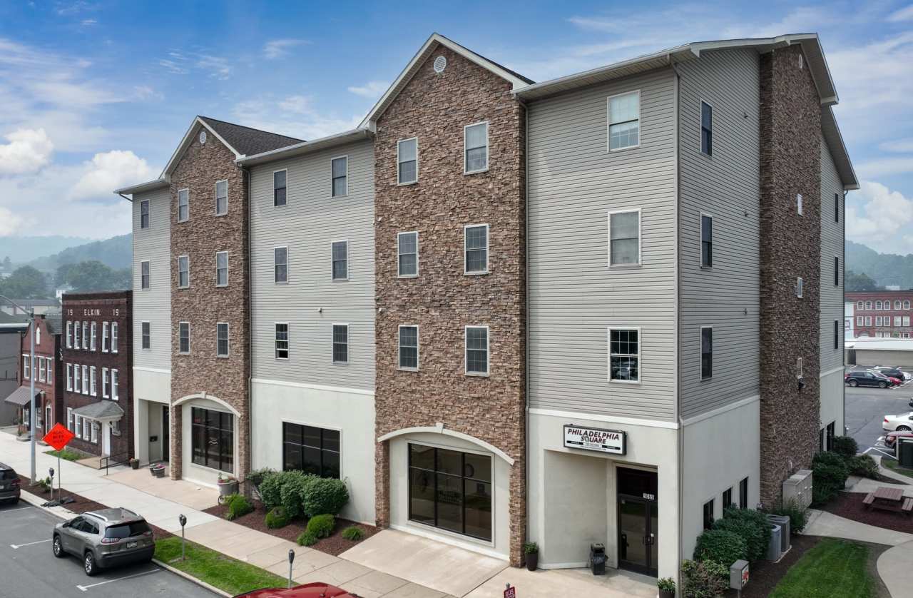 972 Philadelphia Street - 4 Bed/2 Bath Application