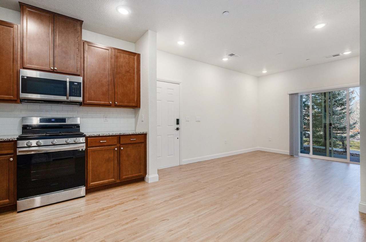 Ground Level Condo - 2 Bedrom 2 Bathroom in Chatfield Bluffs