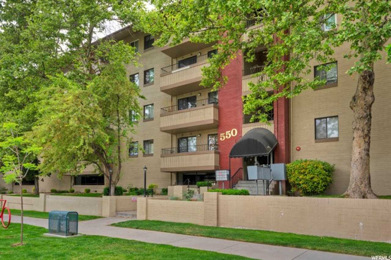 Secured 2 Bd 2 Ba Towne Park Condo