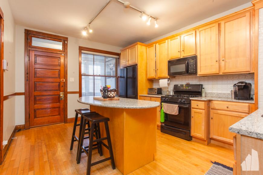 1538 West Wrightwood Avenue