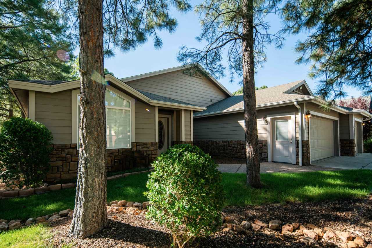 Beautiful Walnut Ridge Home!