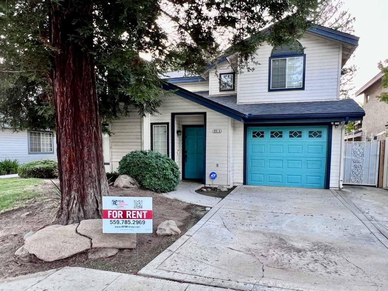 $2,250 Champlain Dr.  Fort Washington, 3 Bedrooms - Canyon Creek Ln, Fresno / Woodward Lake Community