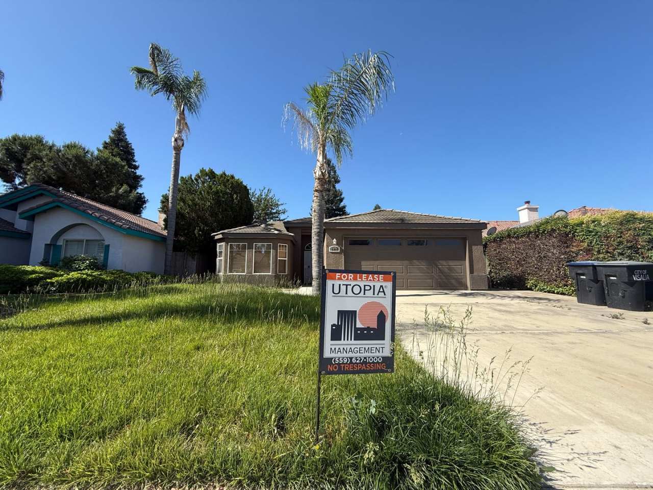 ***JUST REDUCED!!!*** Charming 3 bedroom, 2 bathroom single family home located in the desirable neighborhood of Visalia, CA