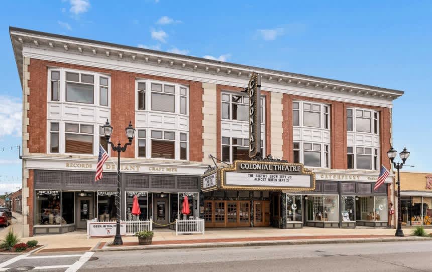609 Main Street - 202