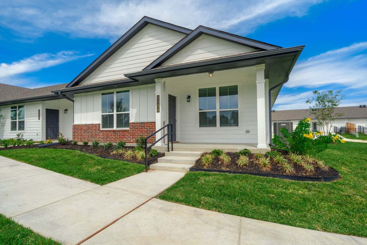 Live, love, and grow in this charming townhome!