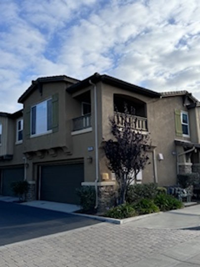 Beautiful 2 Bedroom, 2 Bathroom Oxnard Condo! Ready for Move In!