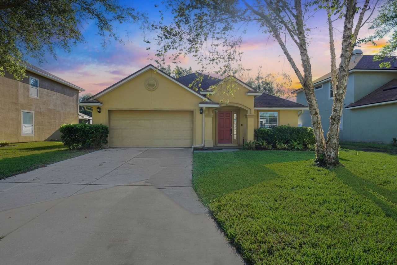 Spacious 4BR House in Orange Park