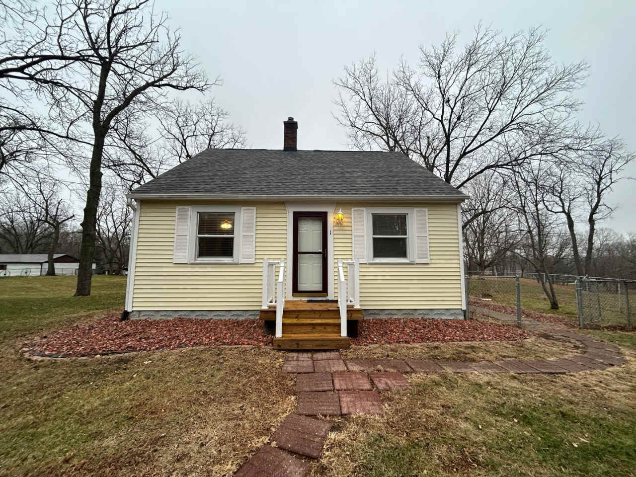 Private 2 bedroom 1 bath bungalow in Davenport