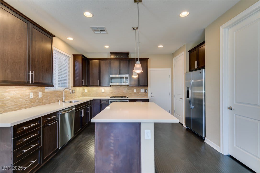 1441 BRUSHBACK Avenue