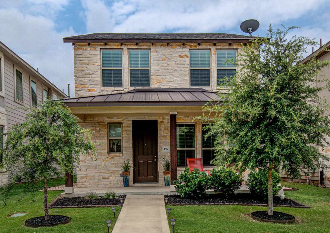 Gorgeous 3 Bedroom, 2.5 Bathroom Available Now for Rent in Dripping Springs!