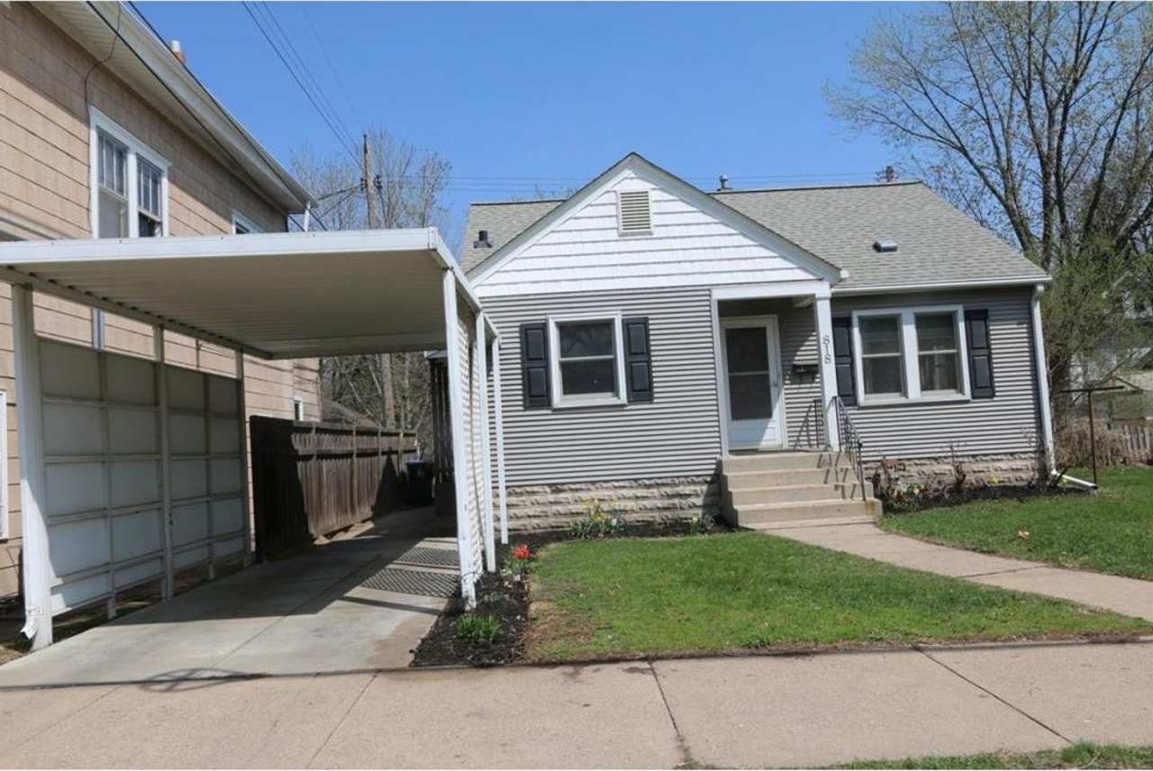 Near Hamline University, 6 Bdrm/3 Bath